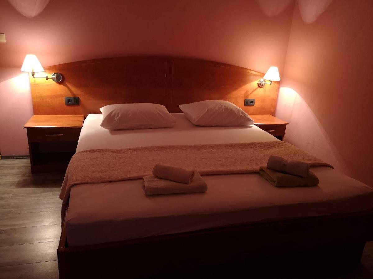 Apartmani Olivera 2 Supetarska Draga Kamer foto