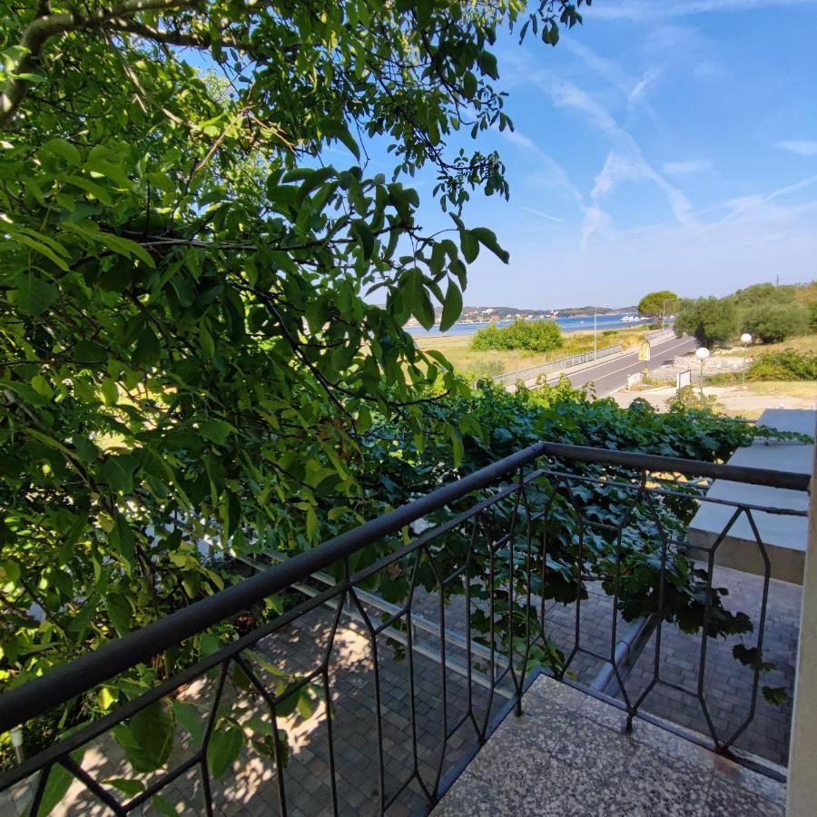 Apartmani Olivera 2 Supetarska Draga Buitenkant foto