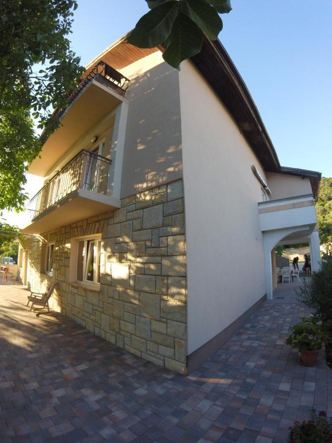 Apartmani Olivera 2 Supetarska Draga Buitenkant foto
